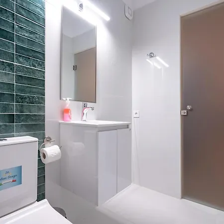 Sepolia Metro Station 1 Bdrm 3 Pers By Mps Apartment Athens